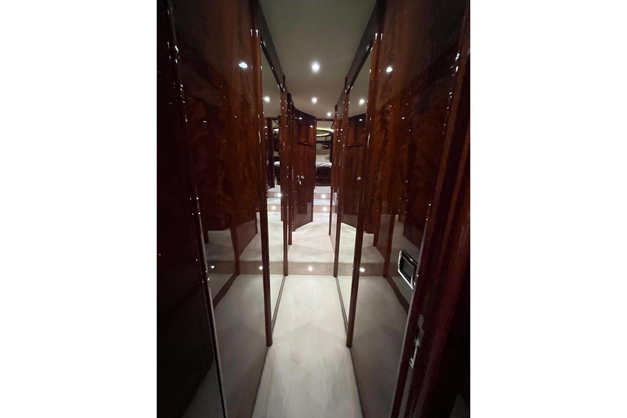 Astondoa 72 GLX